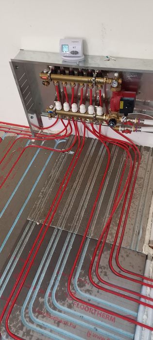 Instalator, instalații sanitare și termice