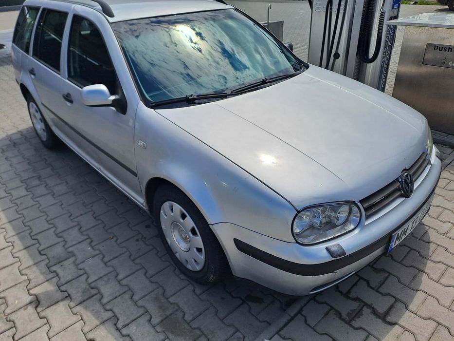 De vanzare Golf 4 an 2003 cod motor AXR.