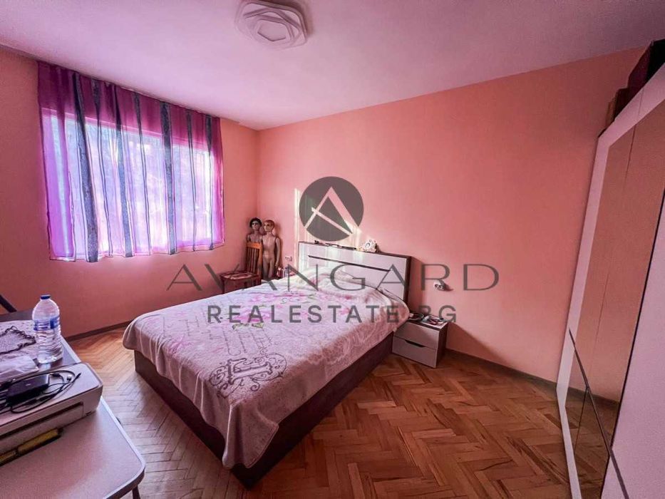 Продава се Тристаен апартамент в Пловдив, Кючук Париж - 84 кв.м за 1147 €/кв.м - Снимка #3