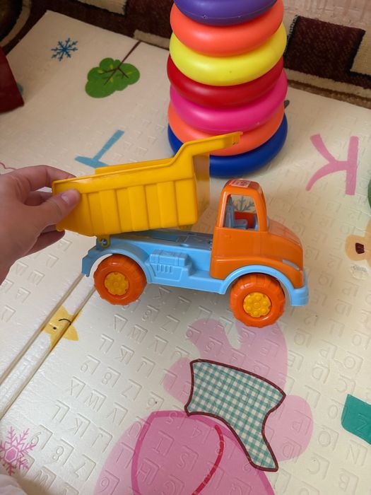 Игрушки детскиее