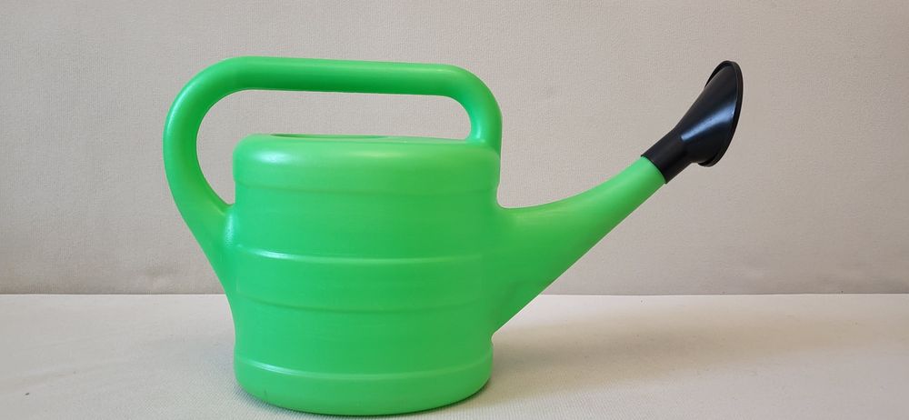 Продам лейку 8 л.