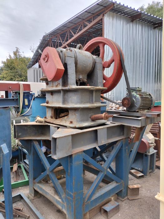 Щековая дробилка