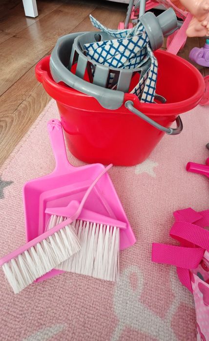 Vând set accesorii bebeluși de jucărie