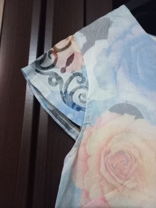 Rochie din bumbac, vaporoasa, cu căptușeală și mâneci semitransparente