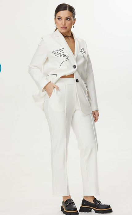 Продам женский костюм