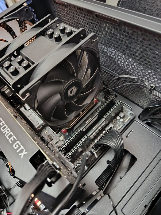 Calculator PC Gaming / Editare | AMD Ryzen 7 5700X | 32GB RAM Corsair MSI Placa Video Nvidia GTX 1080TI 11GB Gaming X