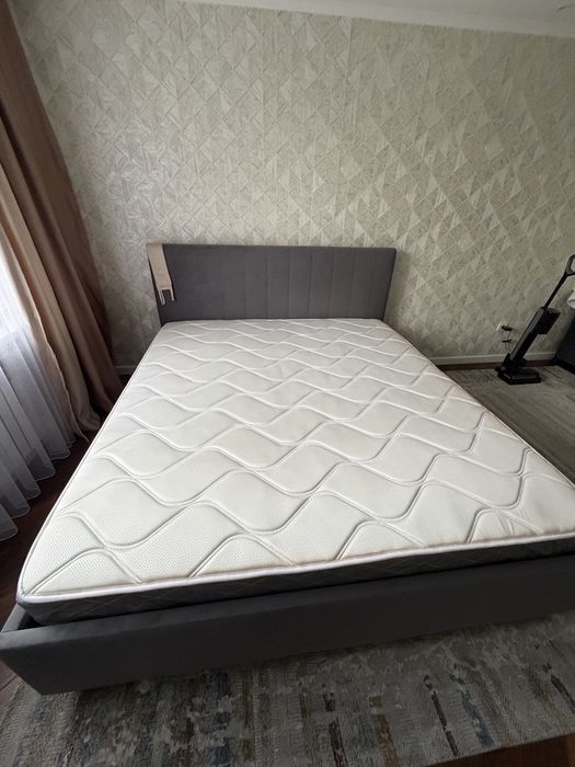 Матрас почти новый