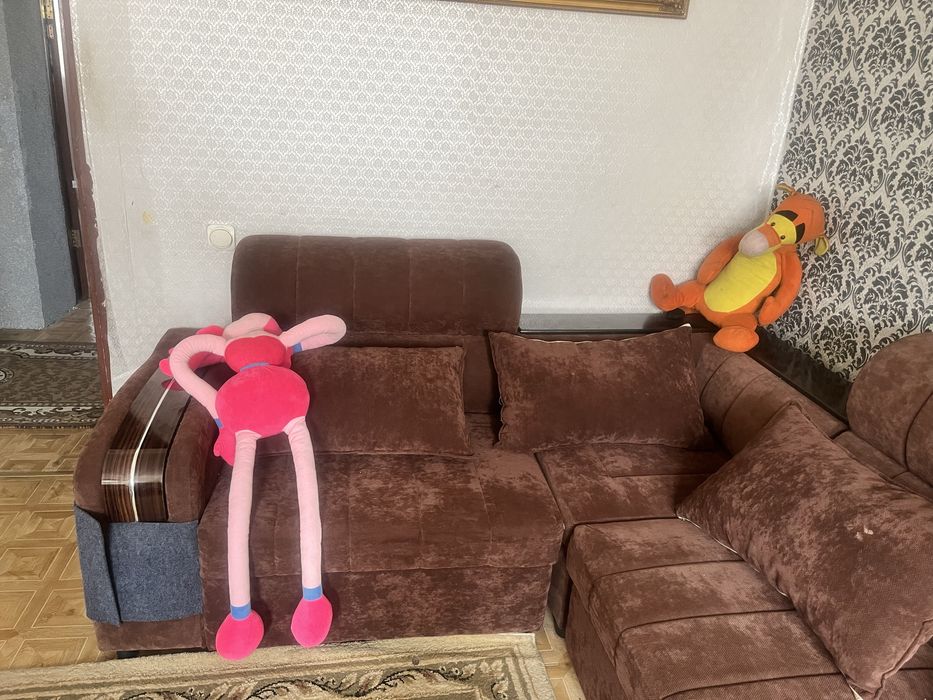Продам б/у диван угловой