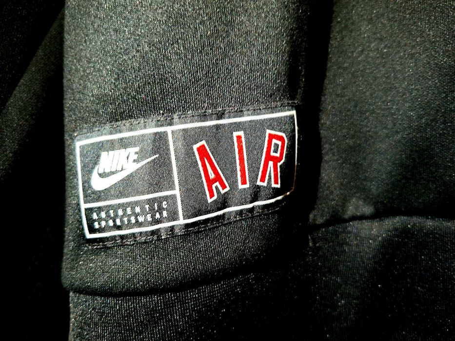 Оригинално Nike AIR  / Найк горнище с къс цип и скрит джоб