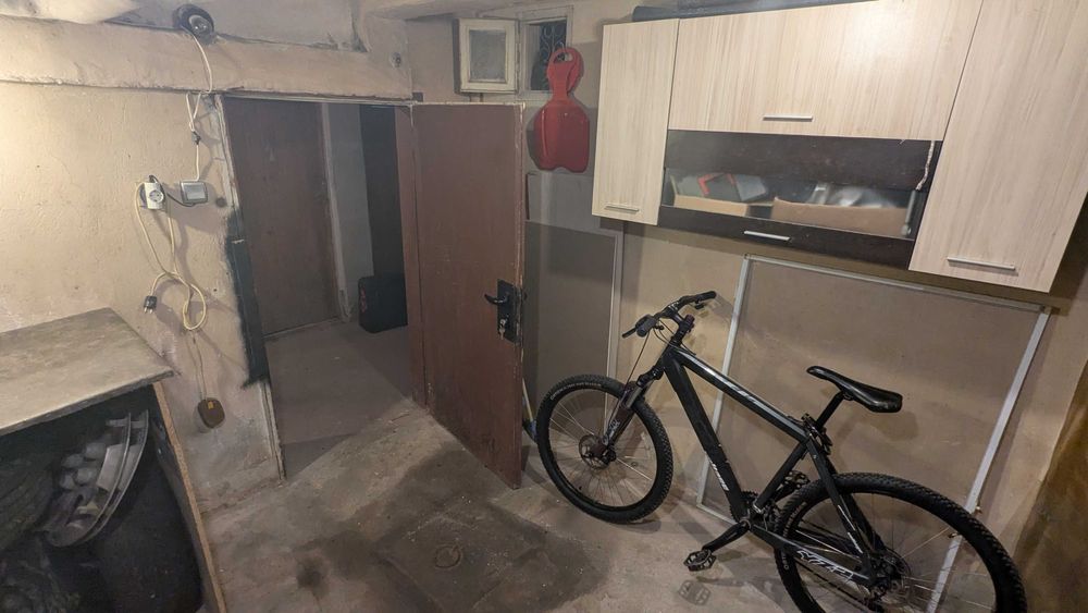 Продава се Четиристаен апартамент в Русе, Център - 101 кв.м за 1436 €/кв.м - Снимка #16