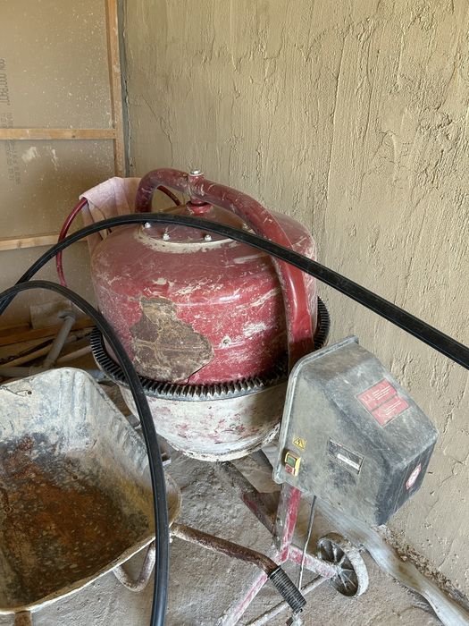 Продам бетономешалку и компрессор