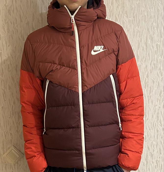 Продам весенние куртки