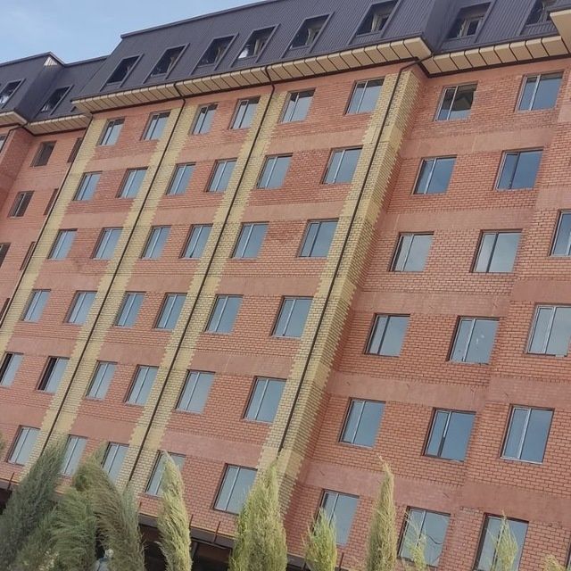 Yangixayot surum posti oldida 2 xonali uy ijaraga beriladi oilaga