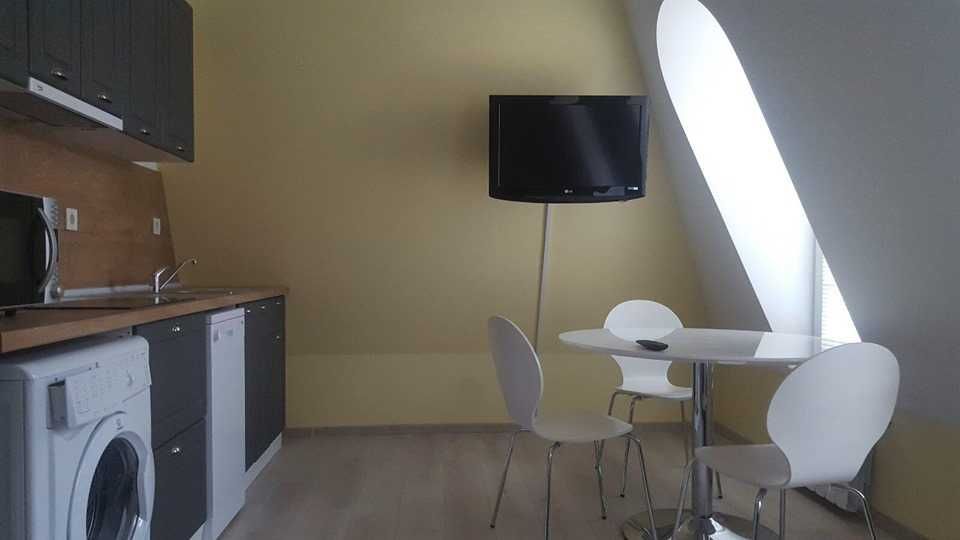 Дава се под наем Двустаен апартамент в Бургас, Център - 60 кв.м за 300 € - Снимка #8