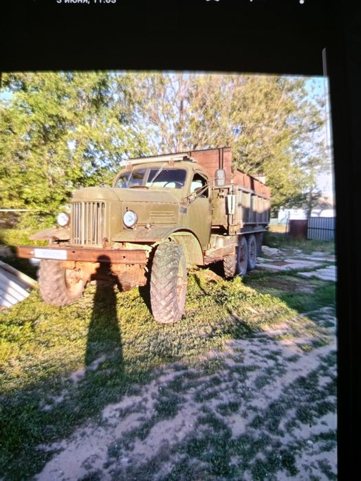 Машина ЗИЛ 57 на ходу