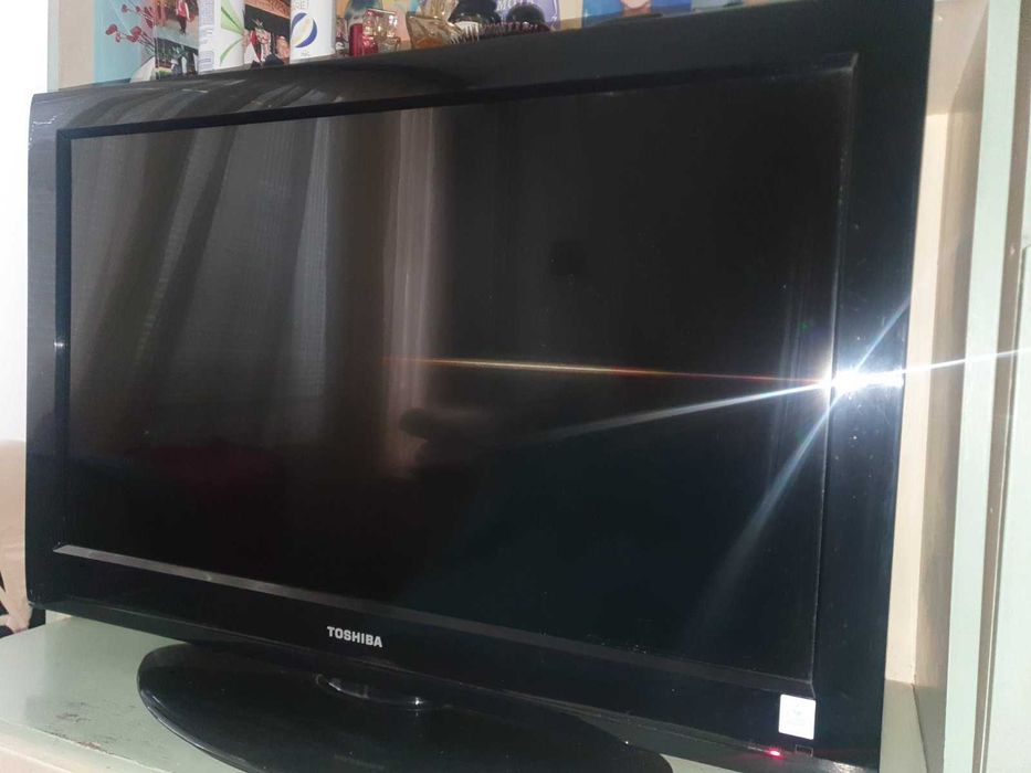 телевизор 32'' TOSHIBA LCD