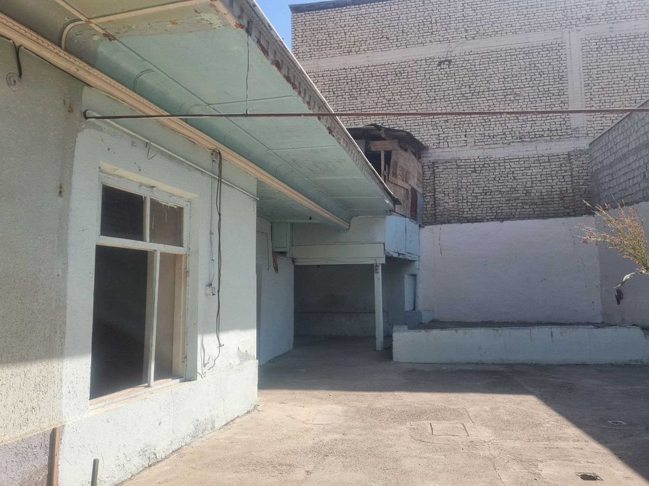 Камолон   Махали дом продажа без ремонт  хостел садик метро 100мт