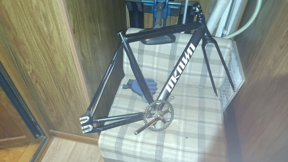 Продаю фреймсет от unknown в черной расцветке размер м.