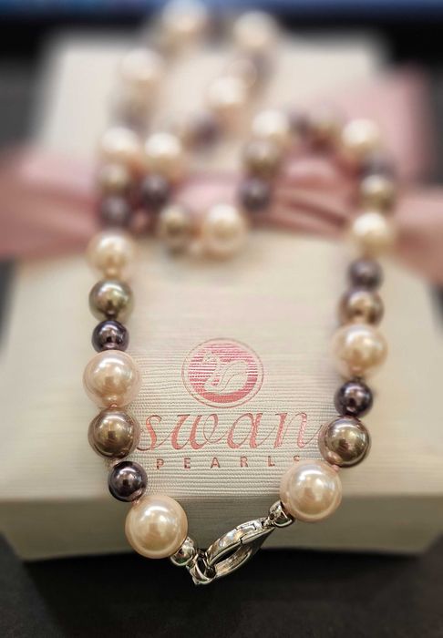 Перлена огърлица. Естествени перли и сребро.