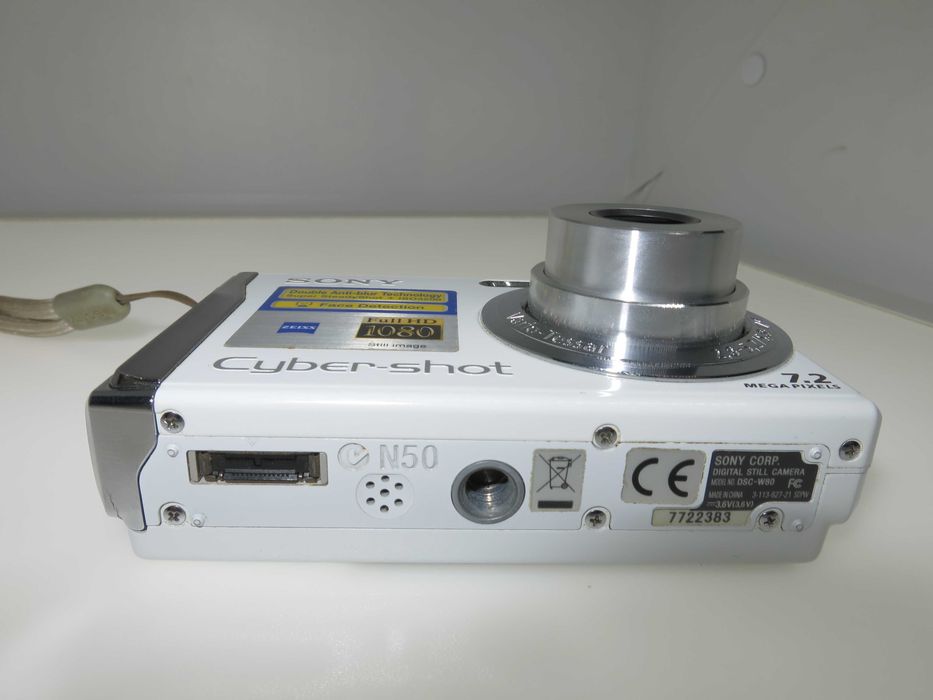 Sony Cyber-shot DSC-W80 компактен фотоапарат цифрова камера - НОВ