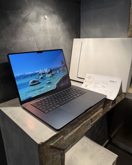 Istyle! Macbook Air 15" M5 24RAM 512 SSD