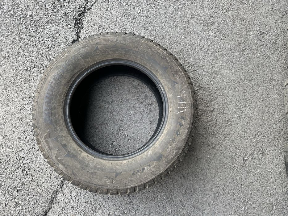 BRIDGESTONE шины 265,65,17