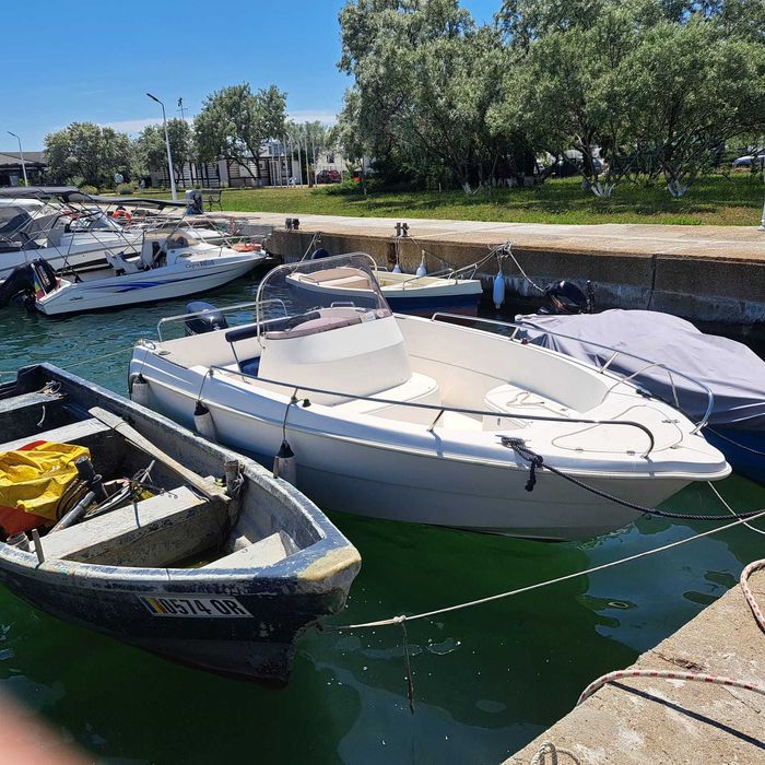 Barca,motor si peridoc