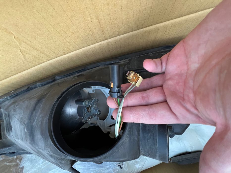 Десен фар за C4 picasso