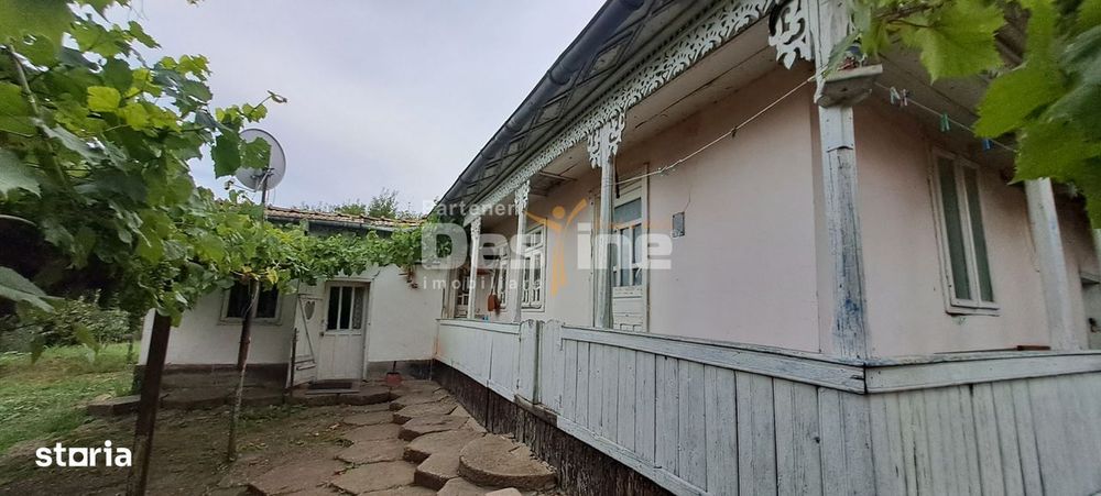 Casa + teren de 1715 mp  Cornesti