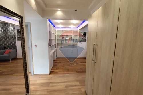 Продава се Тристаен апартамент в София, Център - 88 кв.м за 9 €/кв.м - Снимка #15