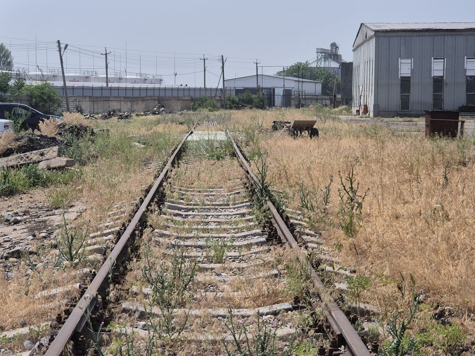 Ер сотилади.2.60 гектар Чирчикда
Ozini transfarmatori bor 
2gektar 60