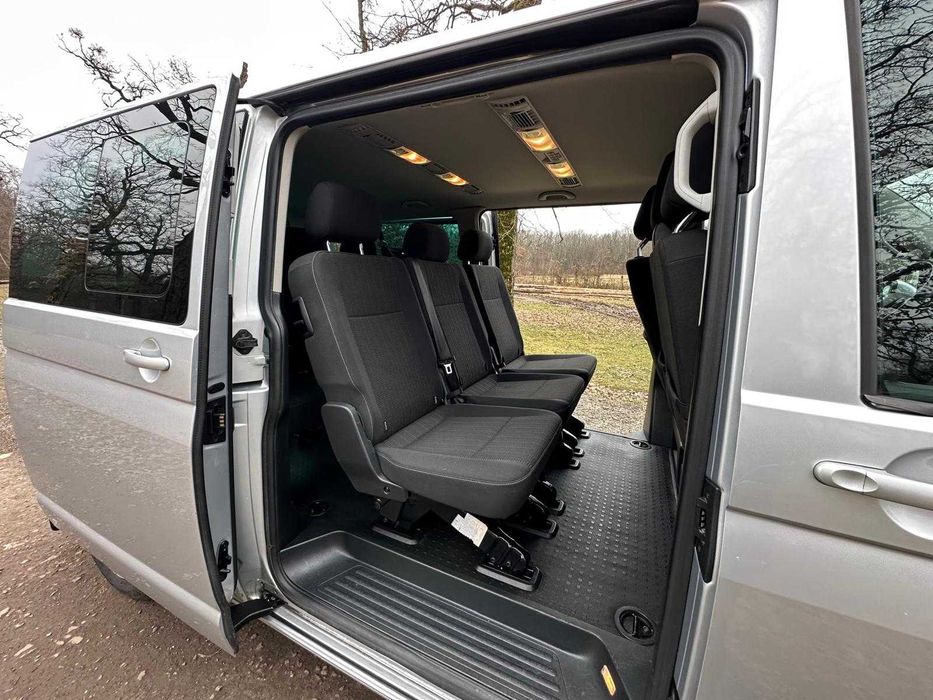 Inchiriere Microbuz 8+1 Persoane VW Caravelle - Regim Rent A Car-Sibiu