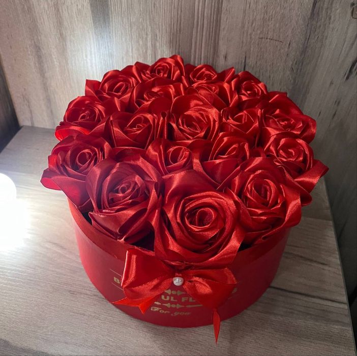 Роза из атласных ленточек