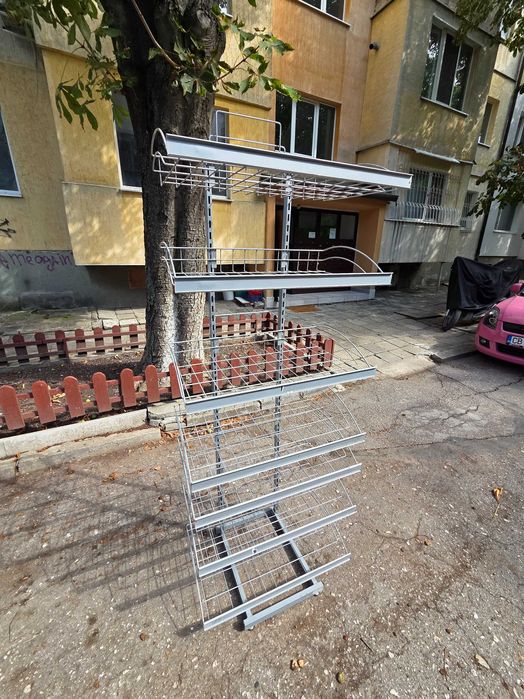 Стелажи с телени кошници