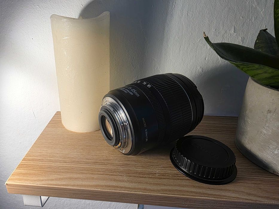 Обектив Canon ef-s 15-85 USM IS