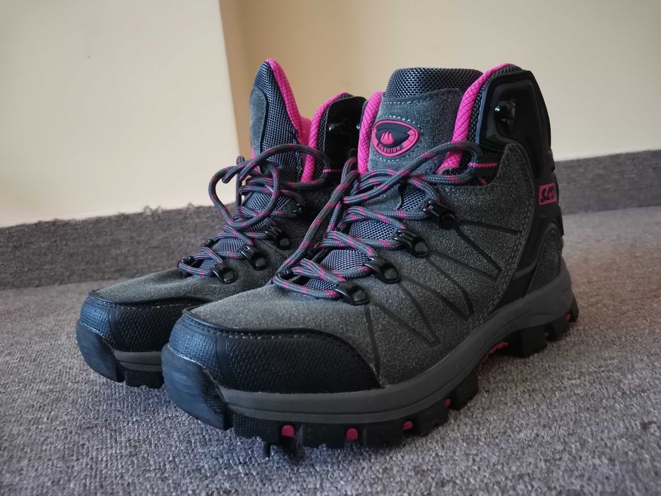 Туристически дамски обувки, номер 37