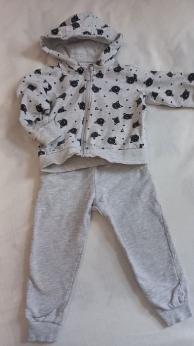 Продам весенние вещи на девочку 2-3 годика