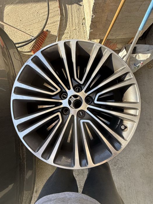 Jante BMW pe 18 stare ireprosabila