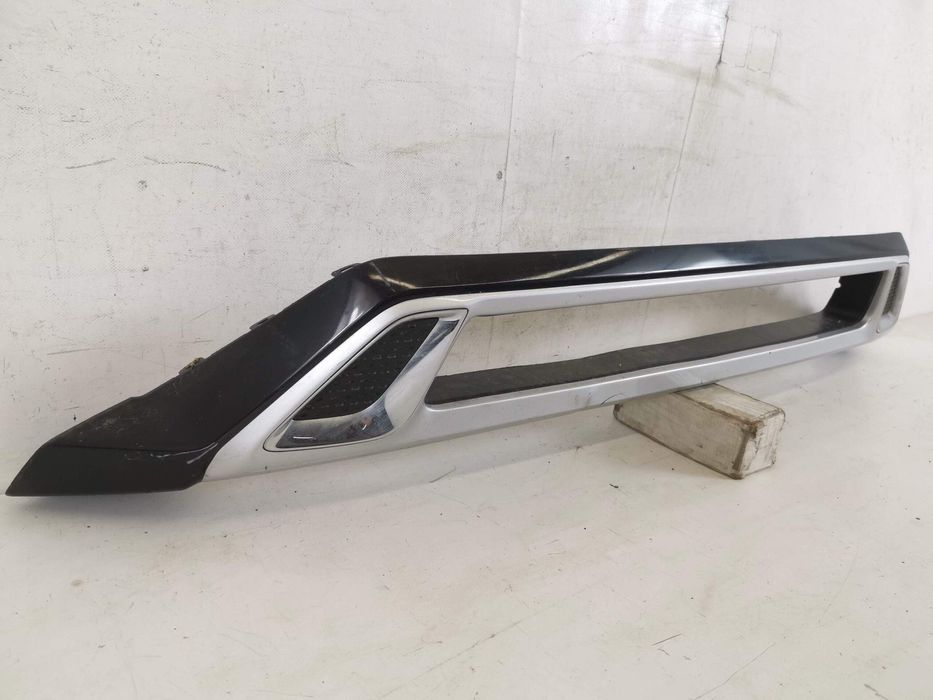 Долна решетка Декоративен орнамент предна броня Мицубиши Аутлендер 3 /