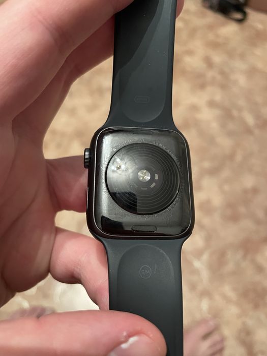 Продам apple watch se