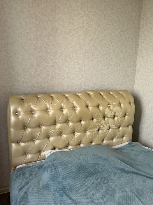 Диван сатылады честр кожа