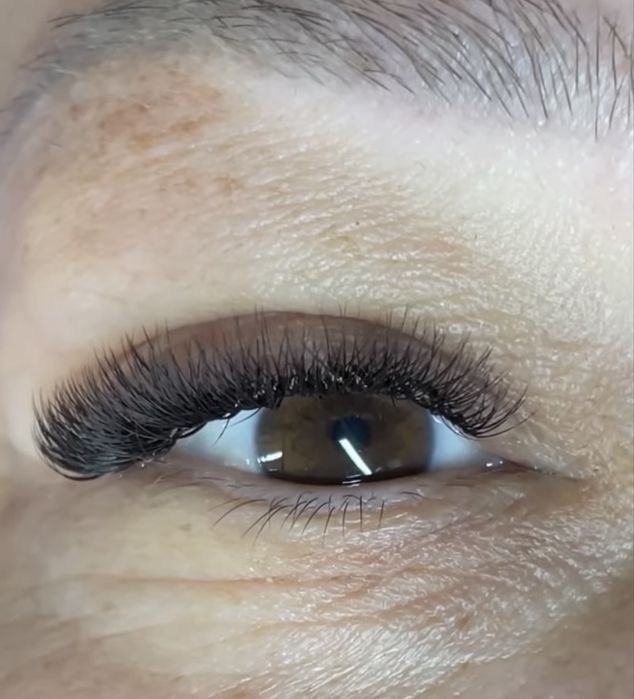 Наращивание ресниц LED