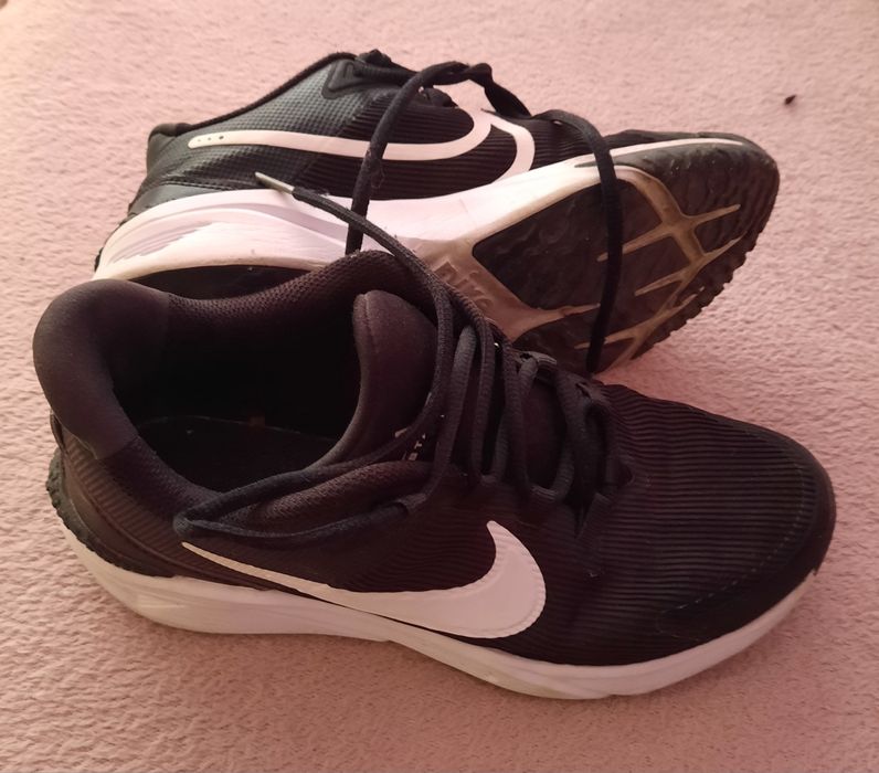 Маратонки Nike  37