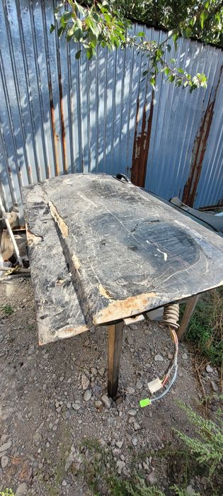 Продам переднюю правую дверь приора