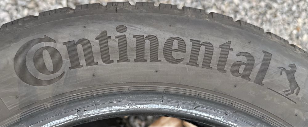 2бр 215/55/17 на 6мм с 24дот Континентал