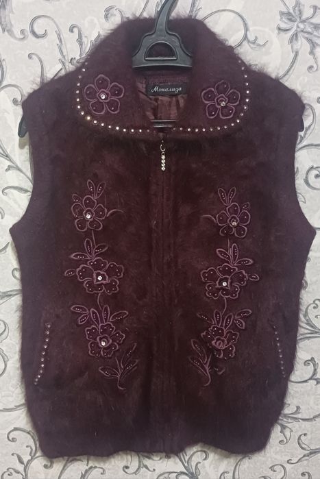 Продам жилетка женские р.48/50