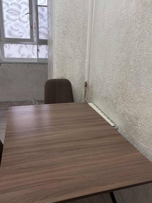 Стол длинна 120см, ширина 80см