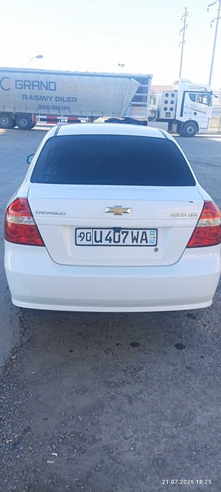 Нексия 3 сотилади