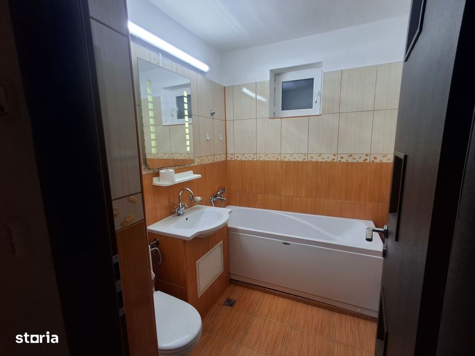 De inchiriat 3 camere moderne si spatioase