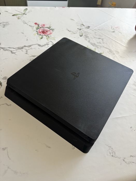Playstation 4 slim